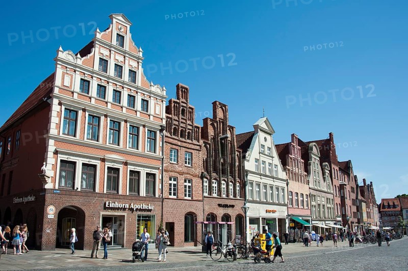 Buildings at the Am Sande square