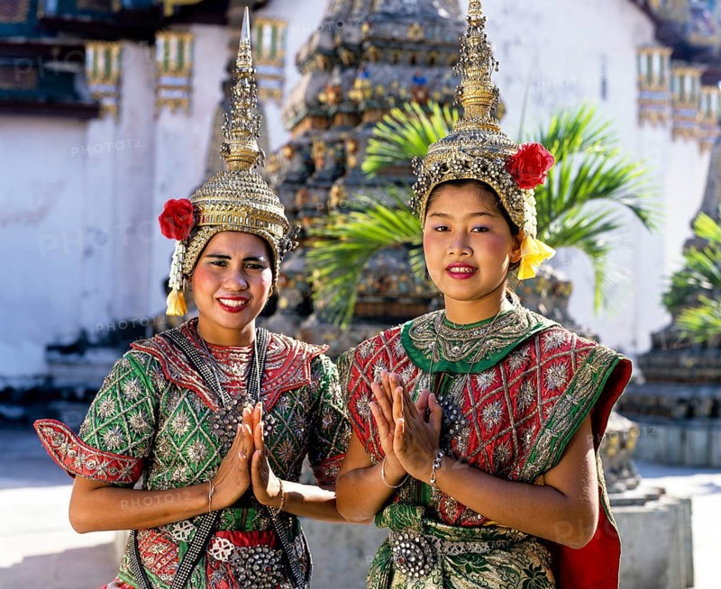 Temple dancers at Wat Pho