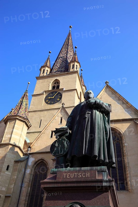Protestant Parish Church and statue of Friedrich Teutsch