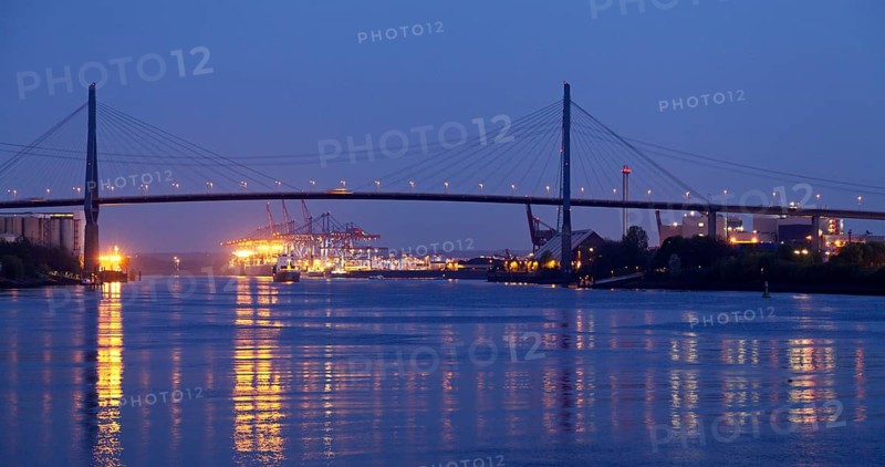 Koehlbrandbruecke bridge in the evening light