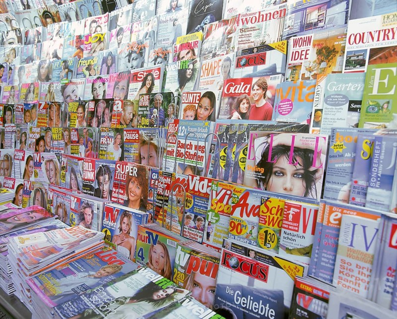 Magazine shelf