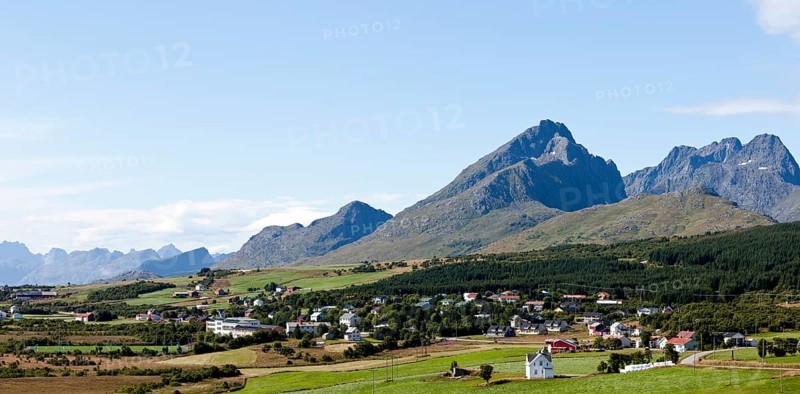 Wide valley landscape near Borg