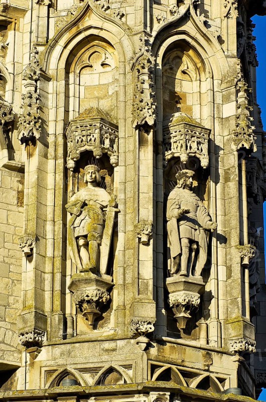 Facade figures on Stadthuis or town hall