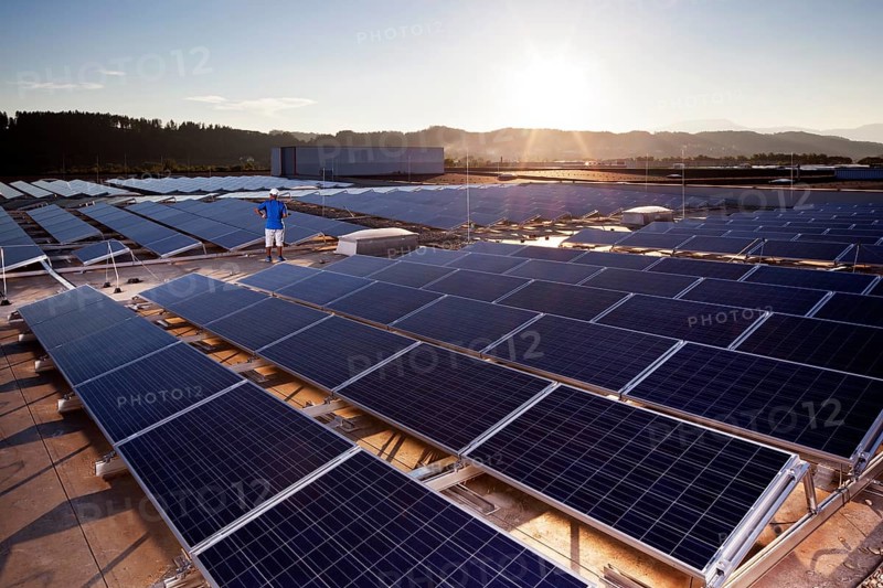 Solar energy plant with backlighting