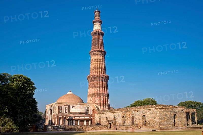 Victory column and minaret of Qutb Minar from the Islamic ruler Qutb-ud-din Aibak and the Quwwat-ul-Islam Masjid Mosque