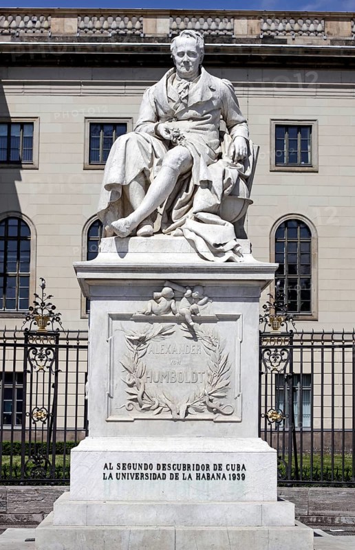Statue of Alexander von Humboldt in front of the Humboldt University
