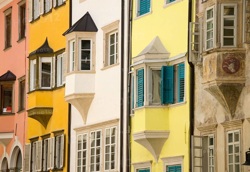 Facades with bay windows