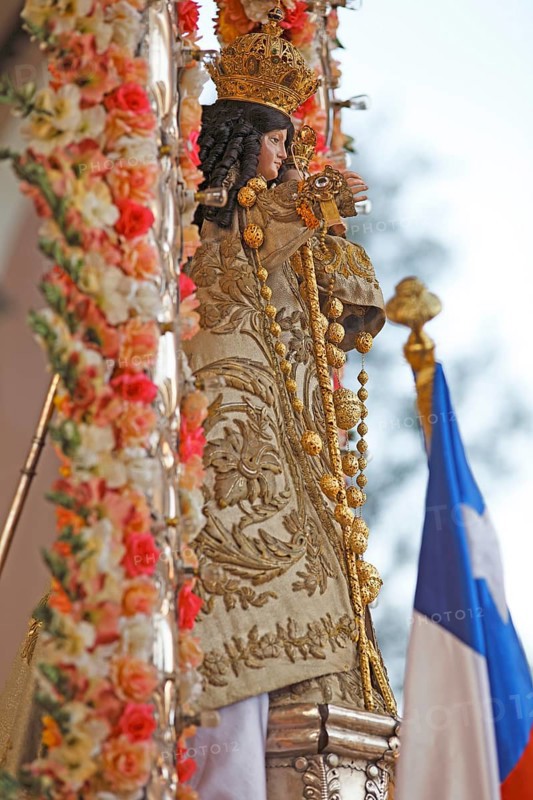 Statue of the Virgen del Rosario