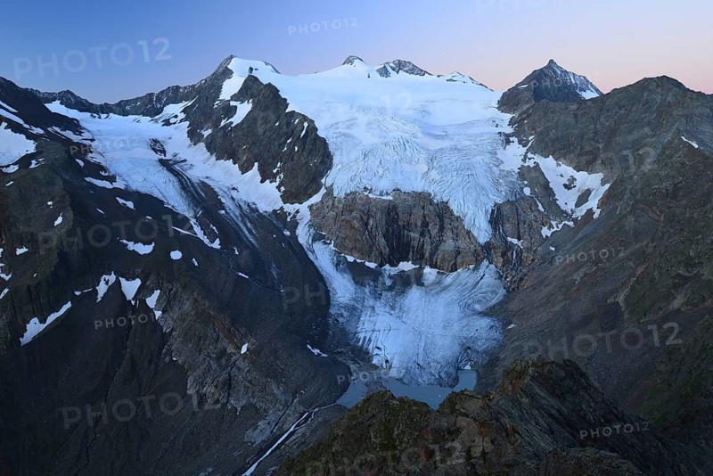 Zuckerhuetl mountain and Sulzenauferner glacier at dawn