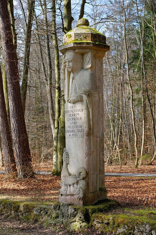 Gabriel von Seidl monument