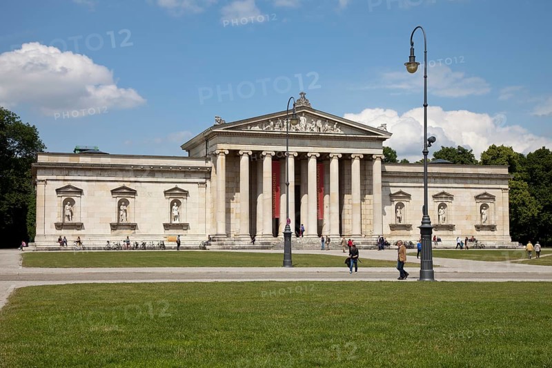 Glyptothek Museum on Koenigsplatz square
