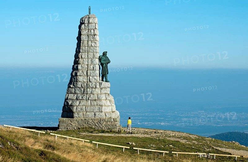 Visitors at the Monument to the Mountain Infantry Battalion "Blue Devils"