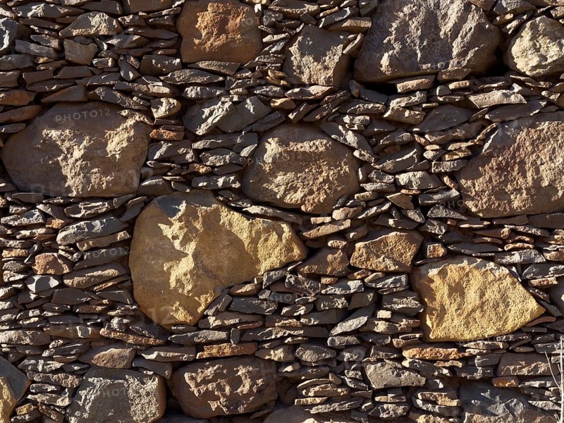 Natural stone wall