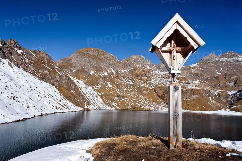 Wayside cross at Wilder See Lake