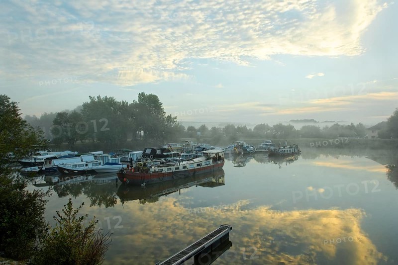 Houseboat on Saône river