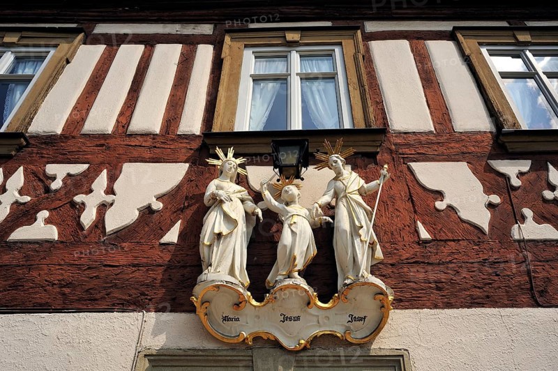 Statues of saints