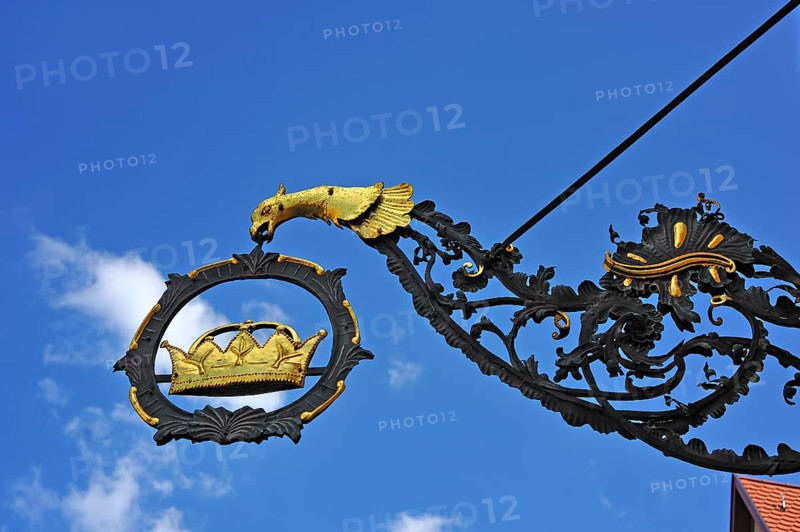 Hanging sign of the "Goldene Krone" guesthouse