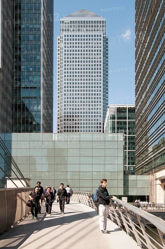South Quay footbridge with the "One Canada Square" skyscraper at back