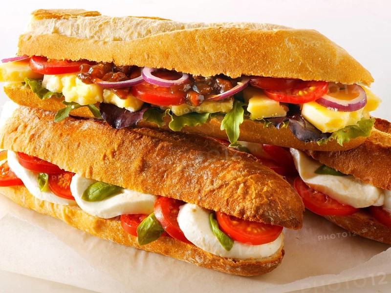 Baguettes filled with mozzarella and tomatoes
