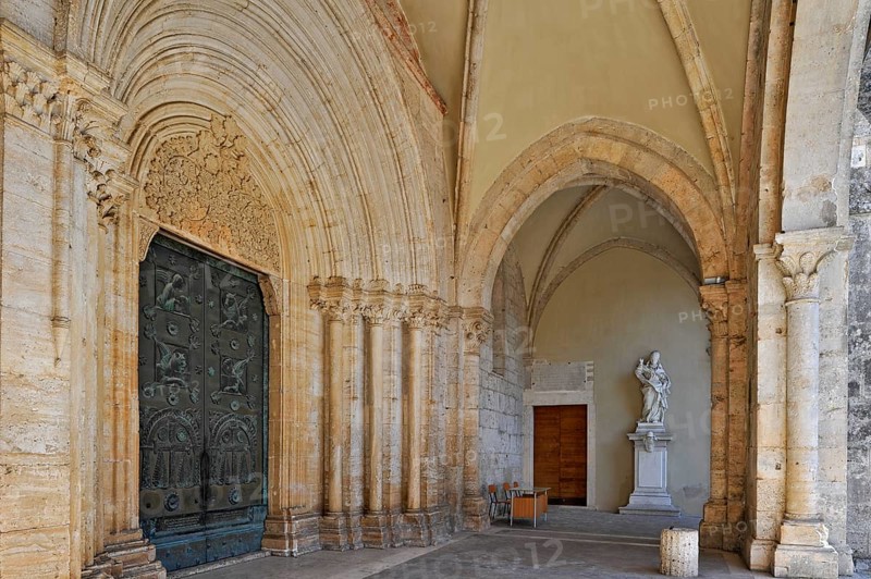 Arch of the main portal