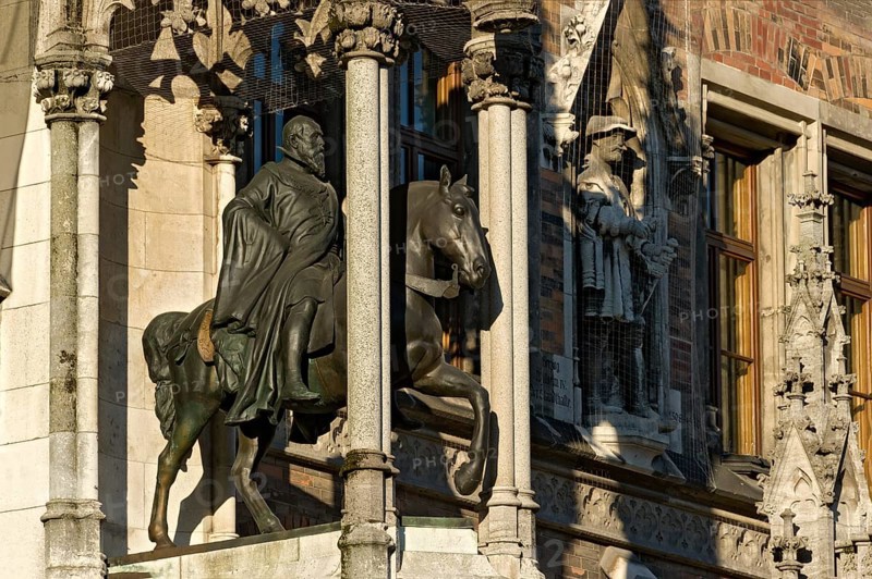 Bronze equestrian statue of Prince Regent Luitpold by Ferdinand von Miller