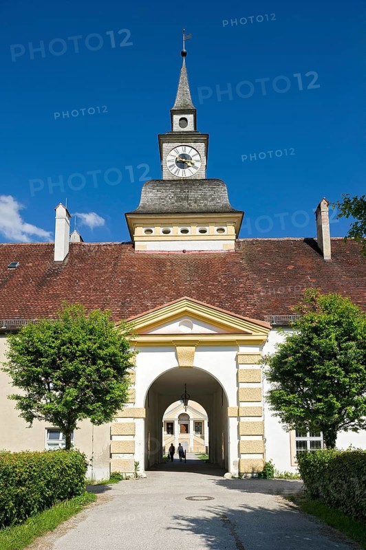 Gate with the gate tower in Wilhelmshof courtyard