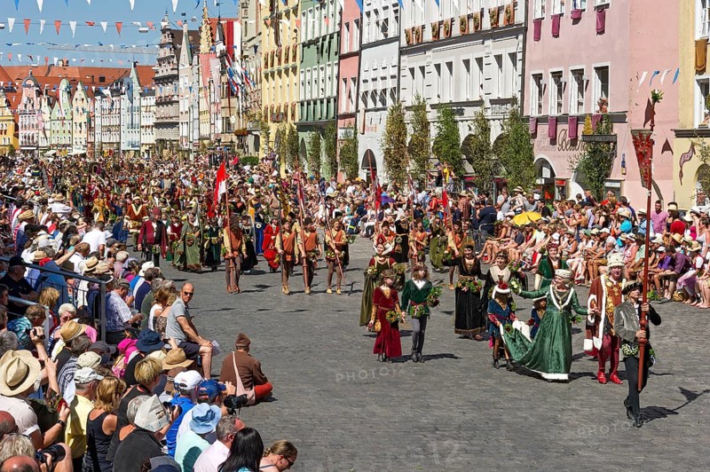Princely couple with escorts