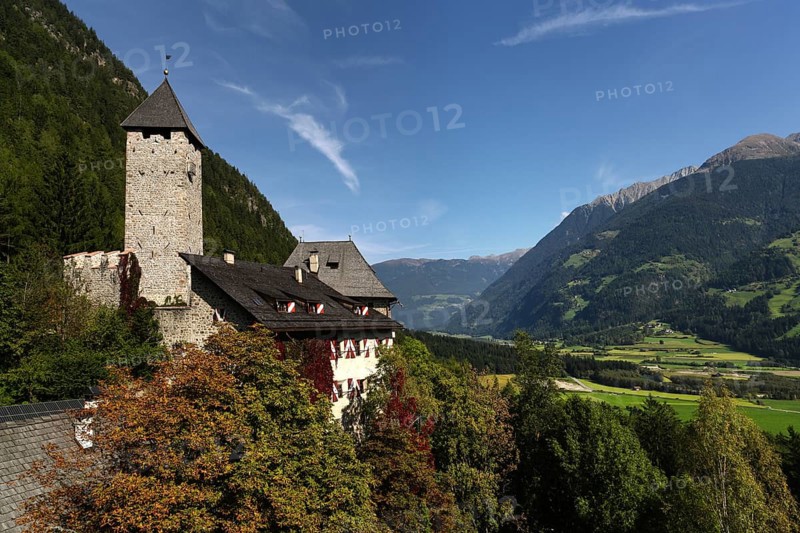 Burg Neuhaus Castle in Gais