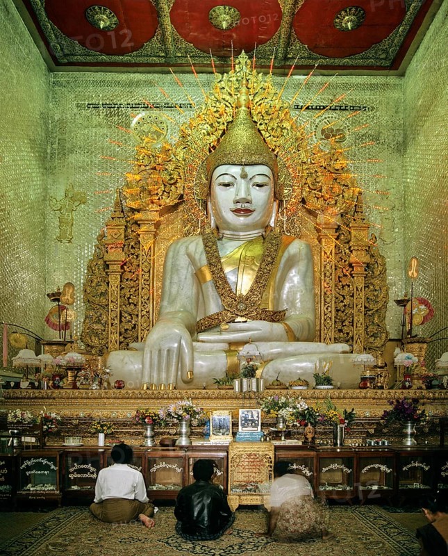 Seated Buddha statue