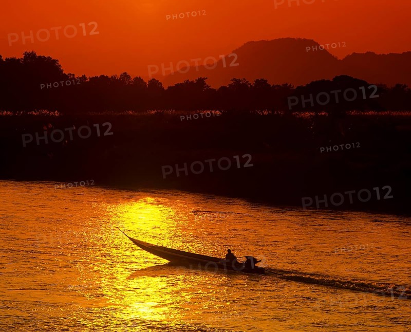 Ruea Hang Yao or long tail boat