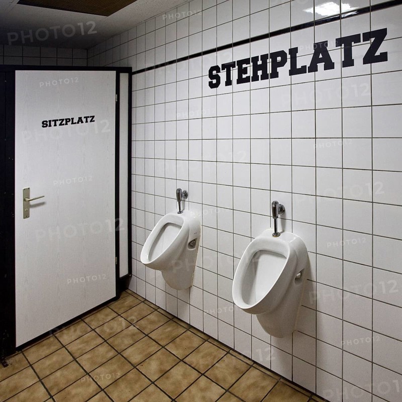 Lettering "Stehplatz"
