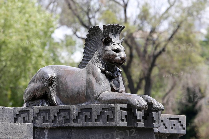 Lion figure on the Monument to Cuauhtémoc