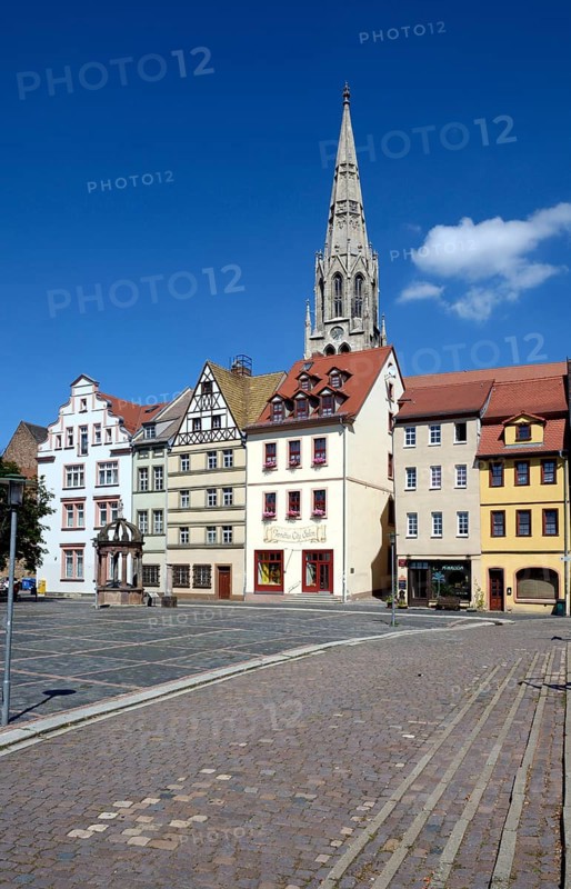 Market square with the town church of St. Maximi