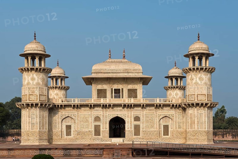 Islamic mausoleum