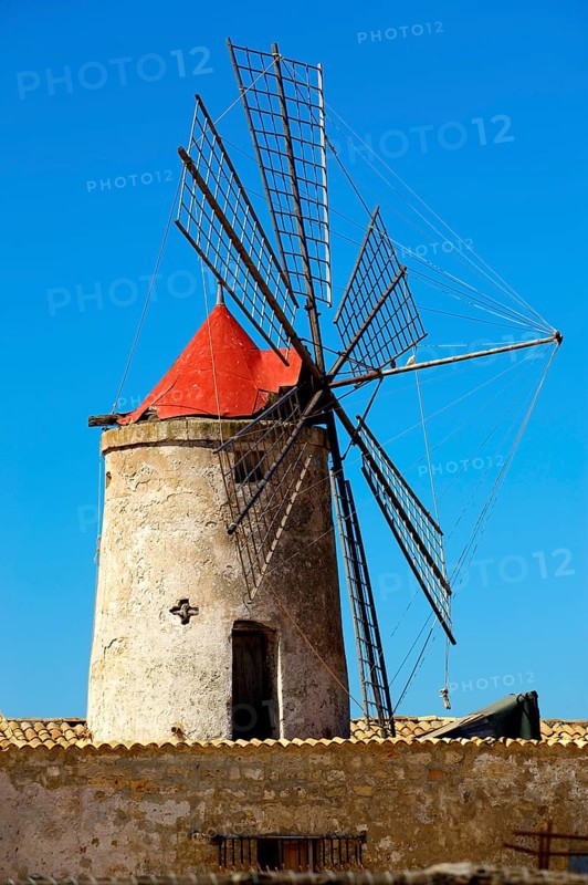 Ettore e Infersa salt mill and windmill