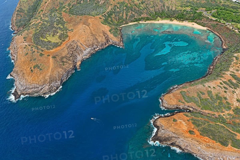 Overview of the empty Hanauma Bay