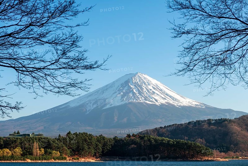 View over Lake Kawaguchi
