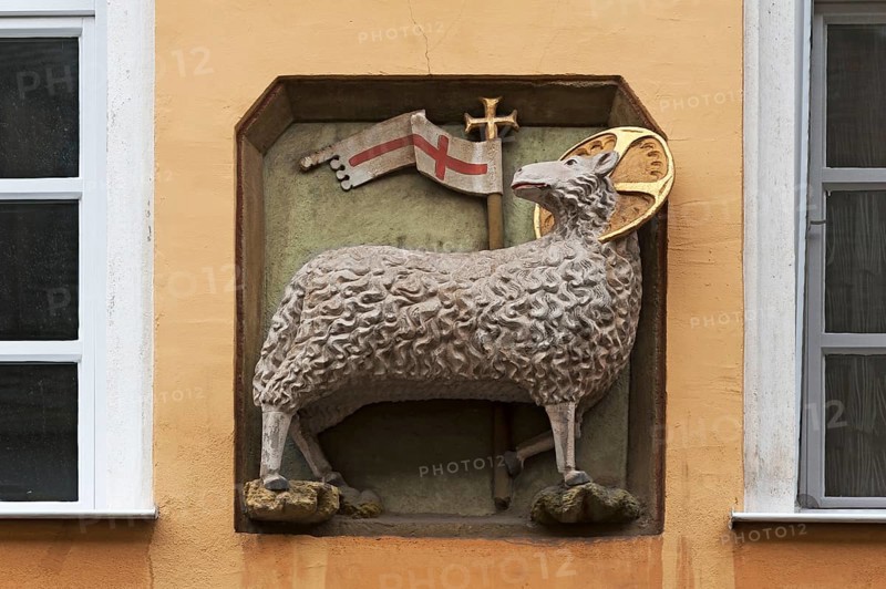 Lamb sculpture of the Schurstabhof Zum Lamm