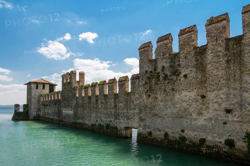 Curtain wall of the Castello Scaligero