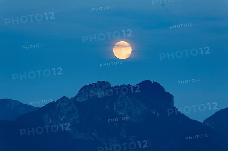 Full moon above Wasserwand