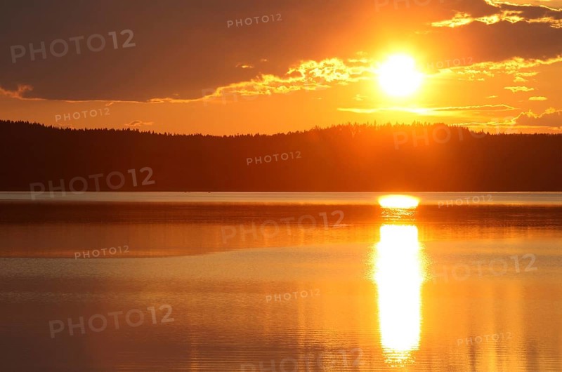 Sunset on a lake in the Kvikkjokk National Park