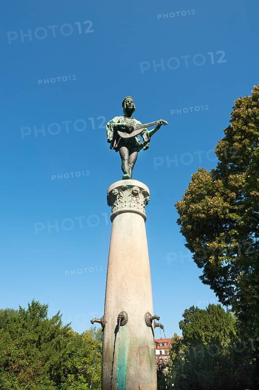 Minnesangerbrunnen fountain