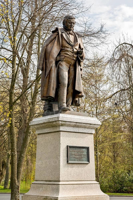 Eilhard-Mitscherlich monument