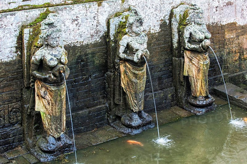 Carved granite statues in the ritual bathing pool