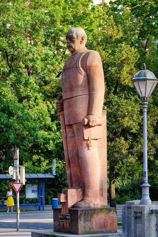 Bismarck Statue at the Bosch Bridge