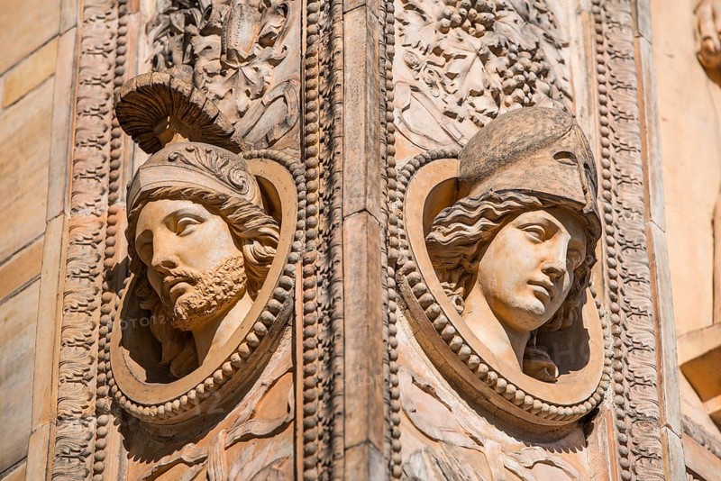 Relief picture at the Triumphtor