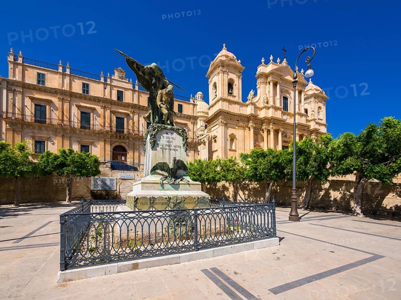 Palazzo Nicolaci with war memorial