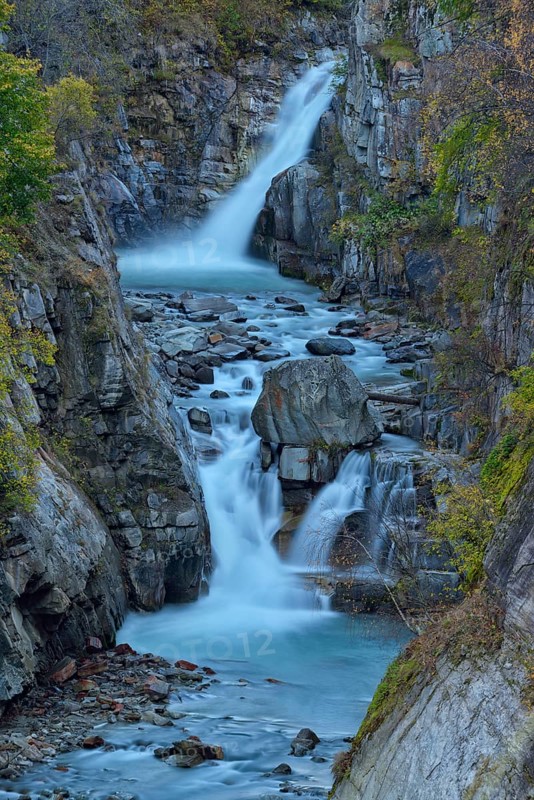 Waterfalls of the Grand Eyvia in autumn