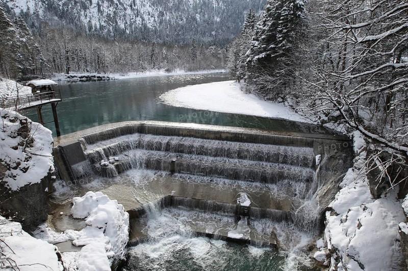 Lechfall weir in winter