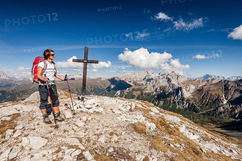 Mountaineer during the ascent to Cima Valacia on the Via Ferrata F. Gadotti in the Val San Nicolo di Fassa